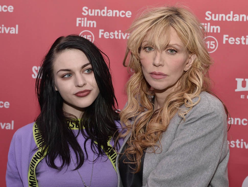 http://photos.laineygossip.com/articles/courtney-love-frances-bean-26jan15-03.jpg