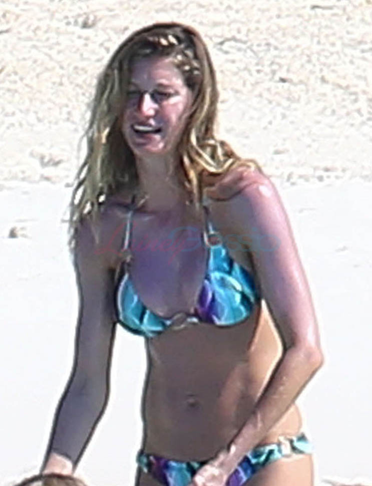 Gisele Bundchen On The Beach Wit