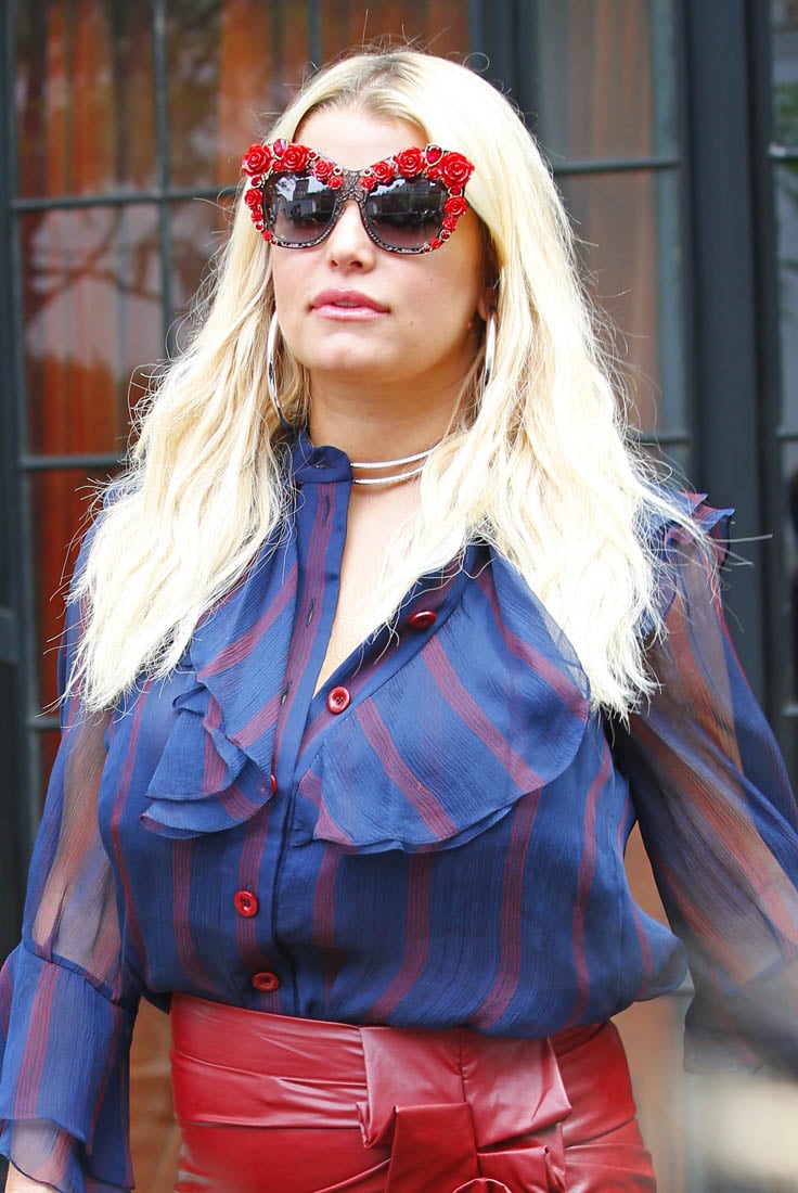 Jessica Simpson steps out in another painful outfit