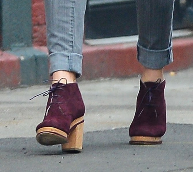Jessica Biel and Justin Timberlake walk around NYC