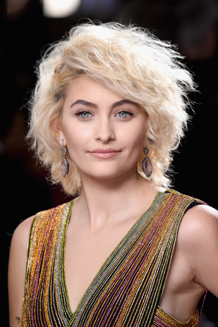 Paris Jackson's natural charisma at the Grammy Awards