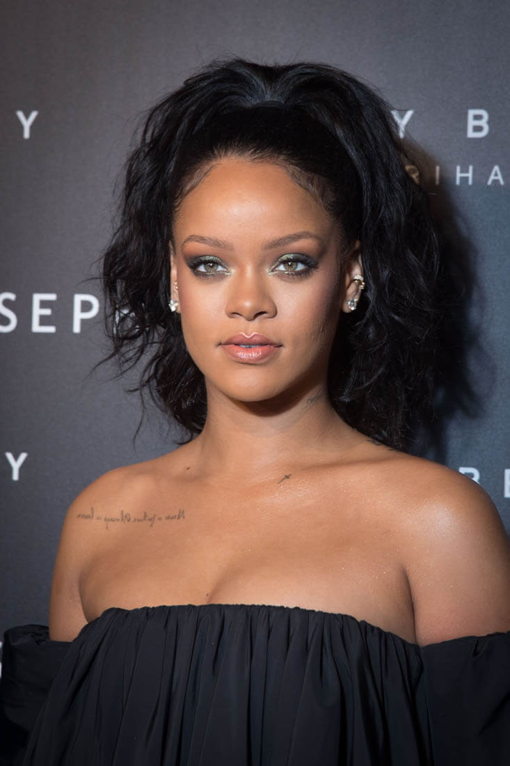 rihanna-fenty-beauty-22sept17-16.jpg