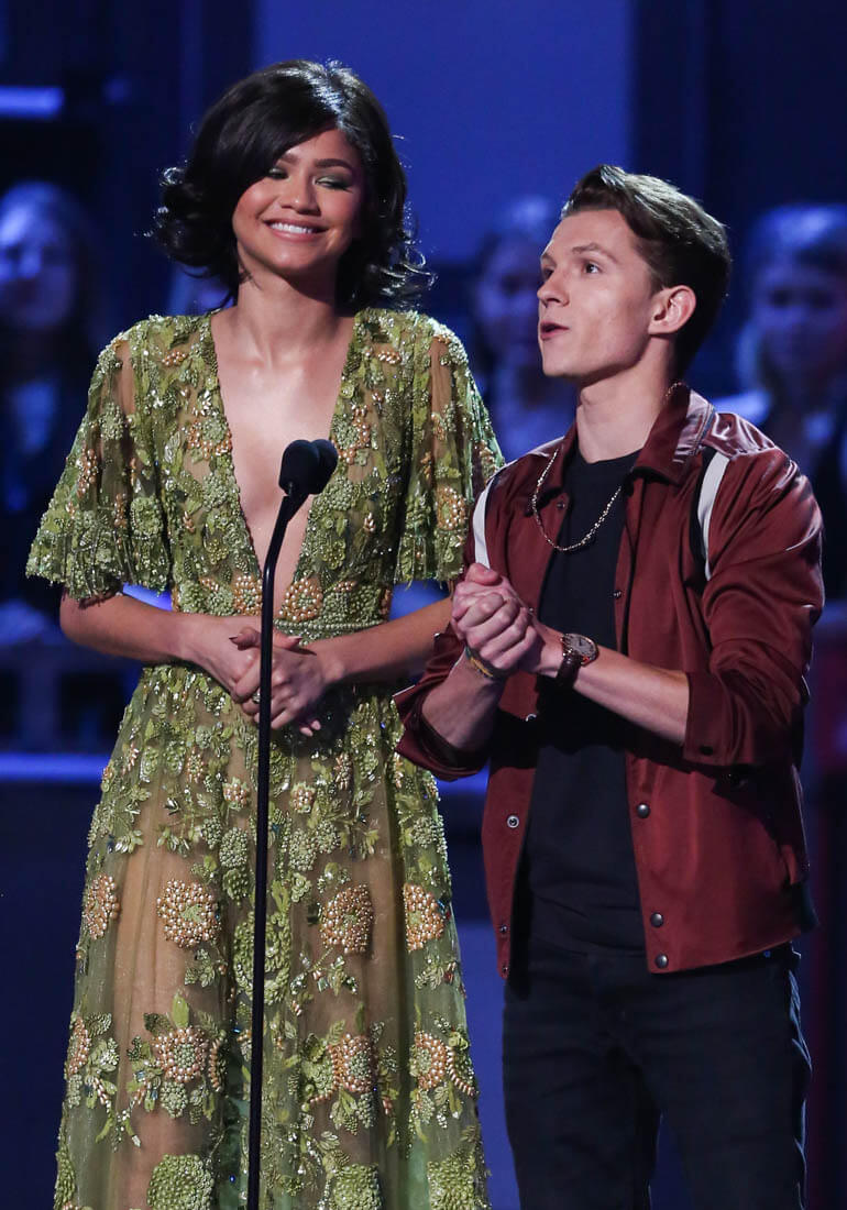 Tom Holland And Zendaya Premiere Adorable Spider Man Homecoming Clip At Mtv Movie Awards