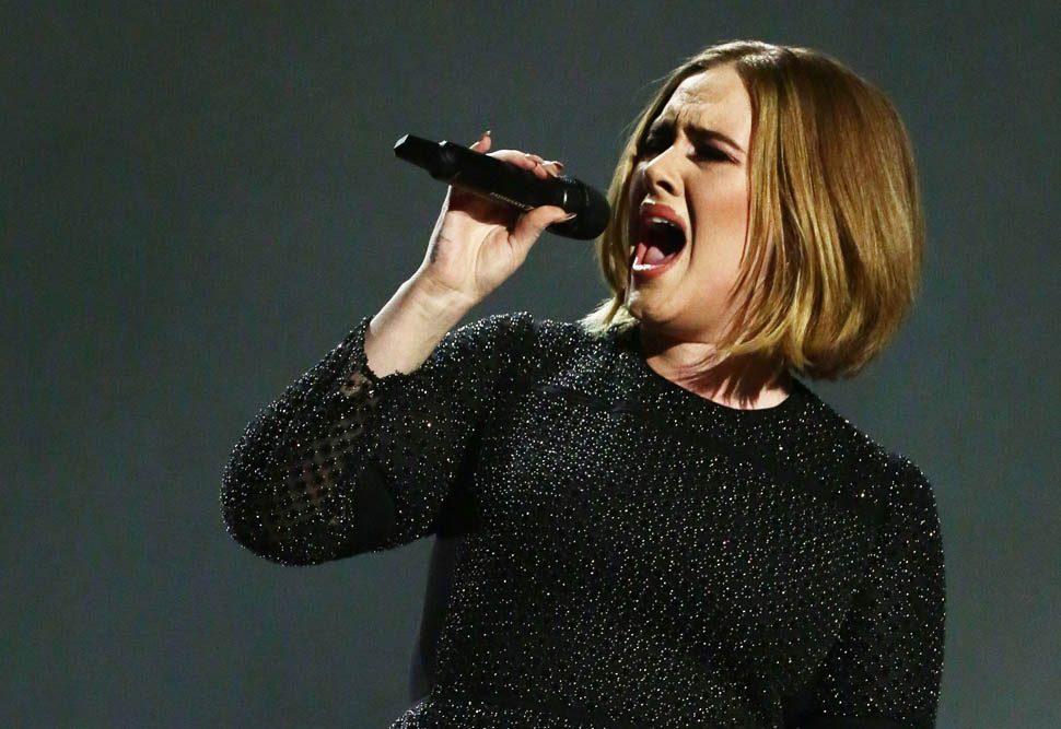 Adele Performs On The X Factor Finale With A New Bob Haircutlainey