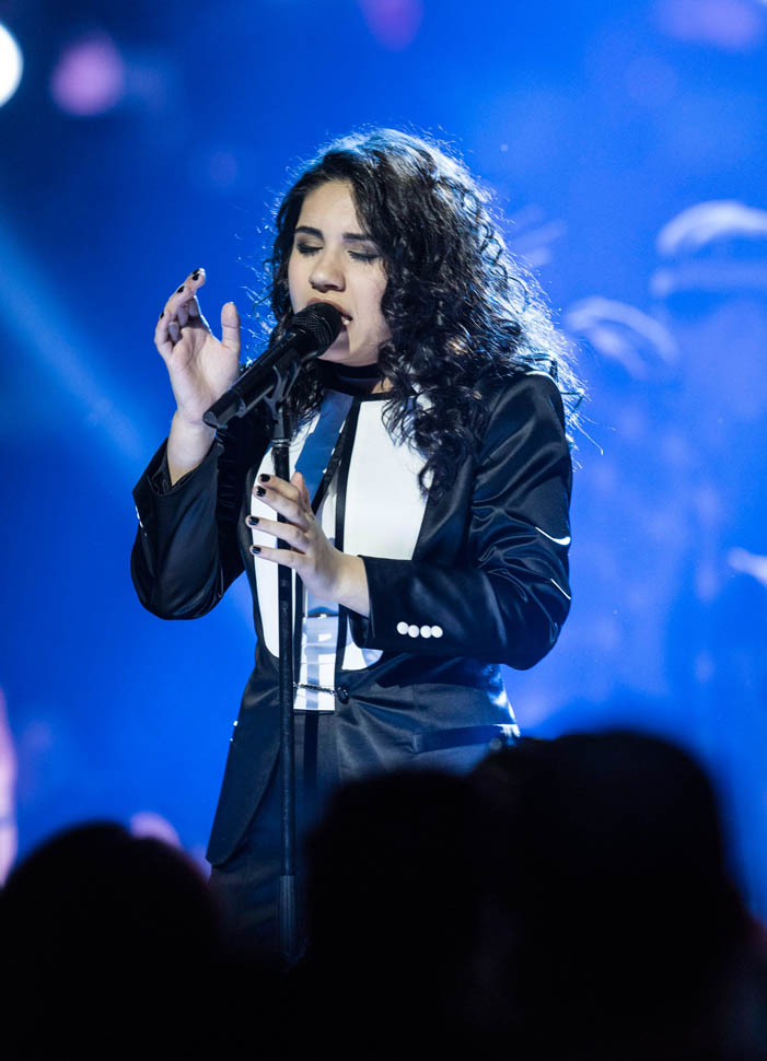 Alessia Cara wins Breakthrough Artist at the 2016 JUNO Awards|Lainey ...