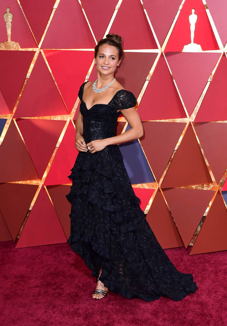 Alicia Vikander in Louis Vuitton at the 2017 Oscars