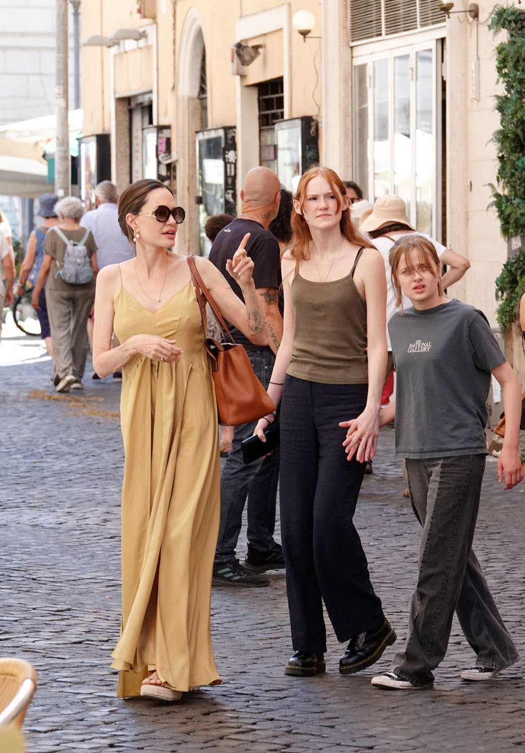 Angelina Jolie In Rome With Vivienne, Zahara & Salma Hayek: Photos –  Hollywood Life