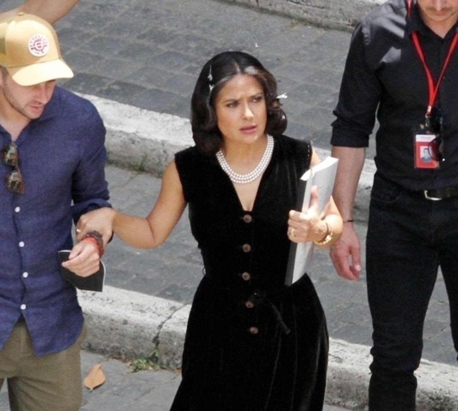 Soul sisters&quot; Angelina Jolie and Salma Hayek reunite on Without 