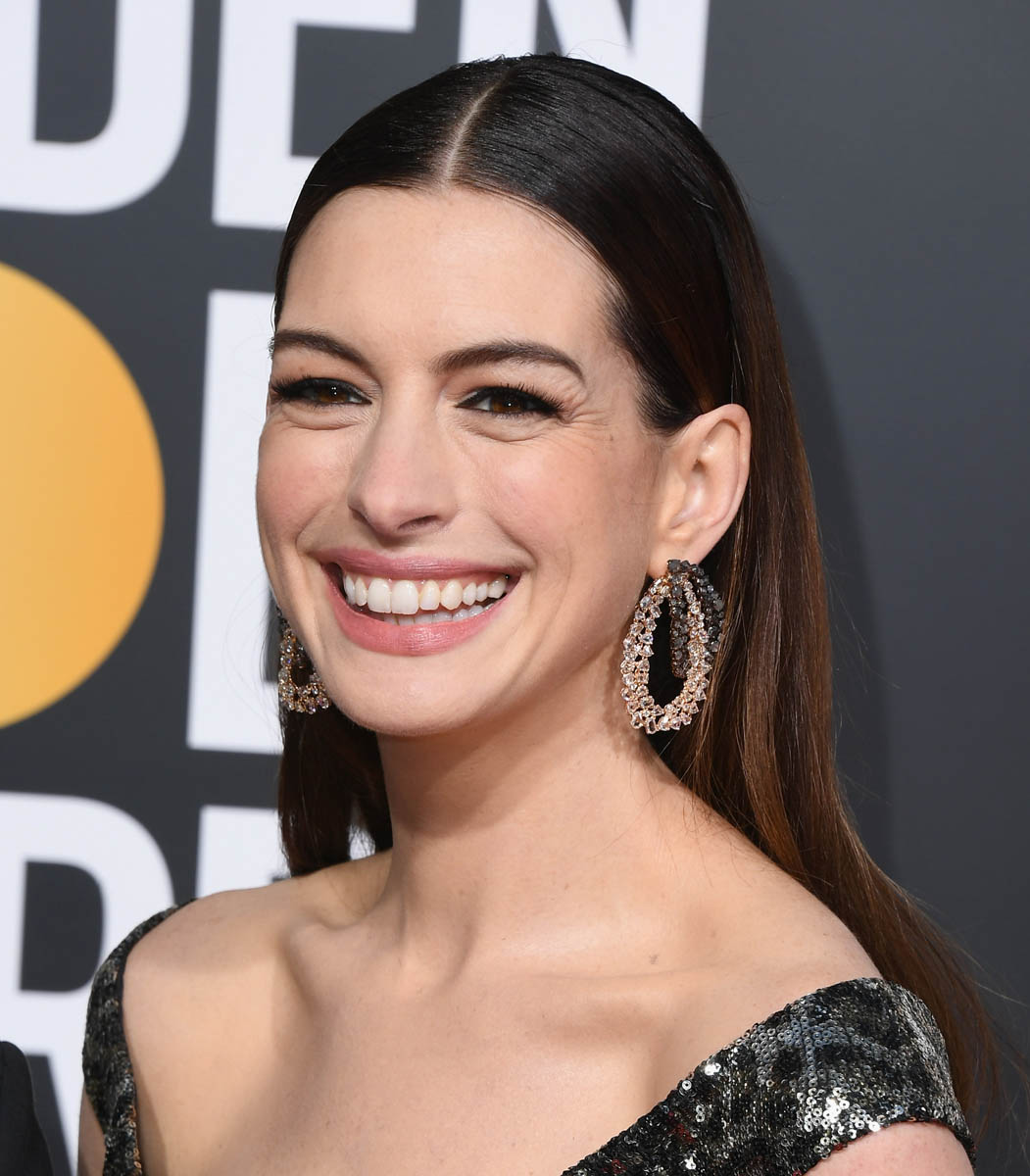 Anne Hathaway is Lainey's Golden Globes Best Dressed