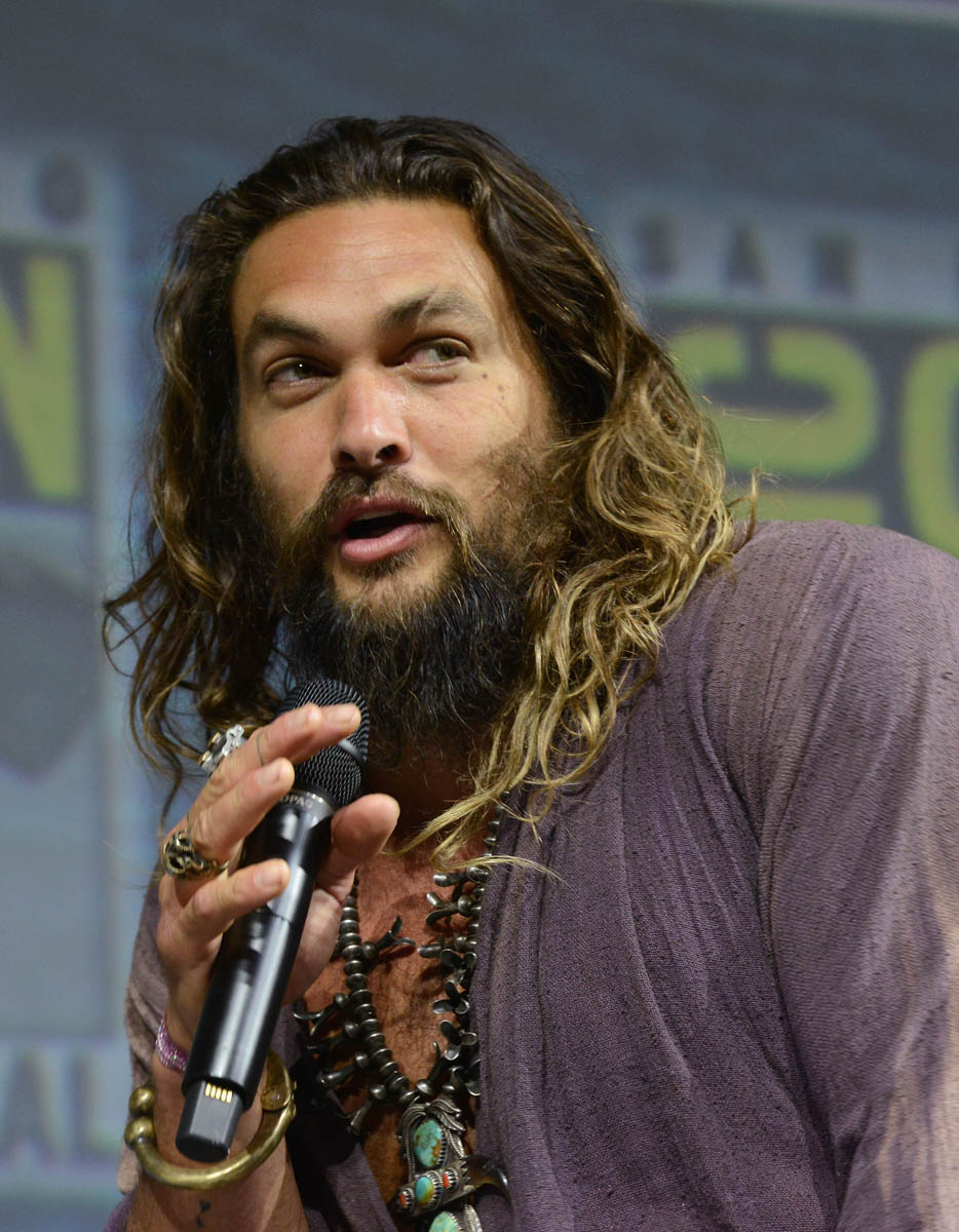Jason Momoa and Aquaman cast present first trailer at Comic-Con