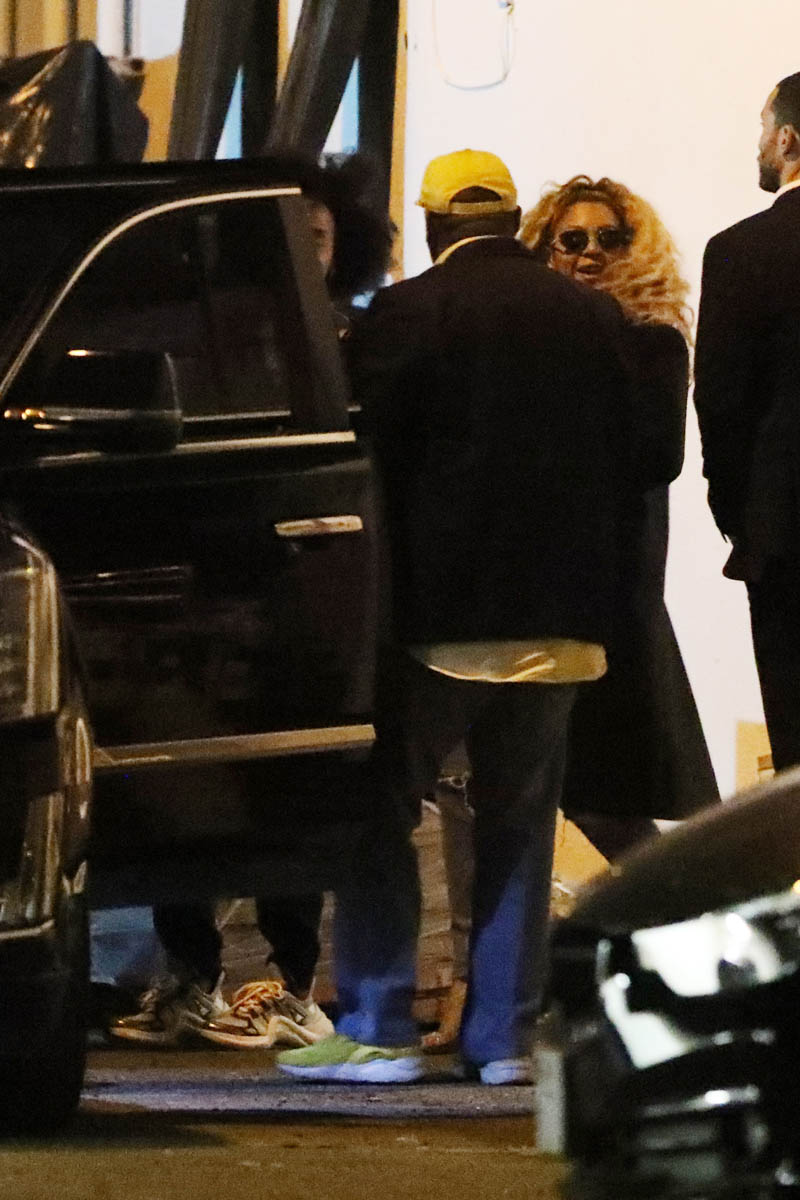 Beyoncé has dinner in LA with Kelly Rowland following a quiet few weeks ...