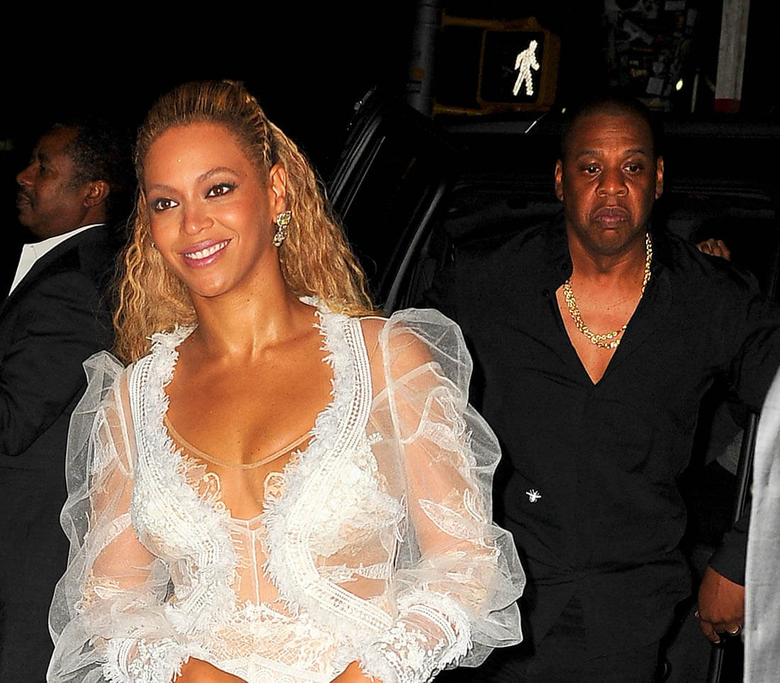 Beyoncé steps out with Jay Z for dinner in New York after the 2016 MTV VMAs|Lainey ...