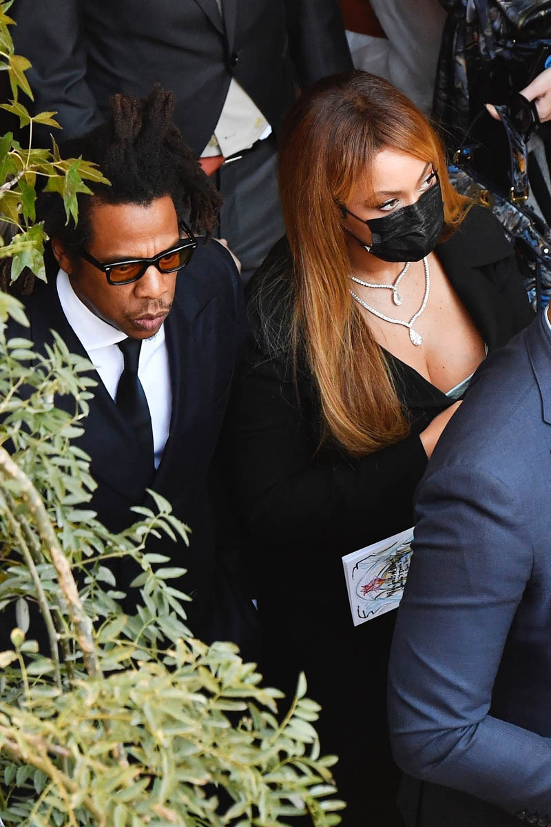 Beyoncé attends the wedding of Alexandre Arnault, heir to Tiffany & Co., in  Italy. #Beyoncé • #BeyHive