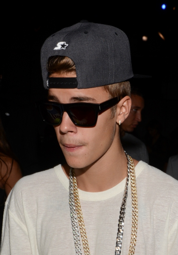 Justin Bieber tries growing moustache during NYFW|Lainey Gossip ...