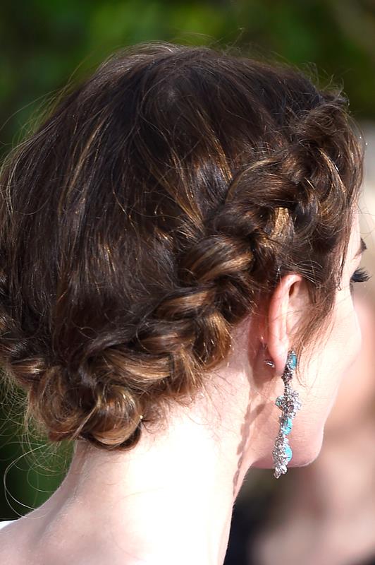 Emily Blunt’s braid crown at the Golden Globes|Lainey Gossip ...