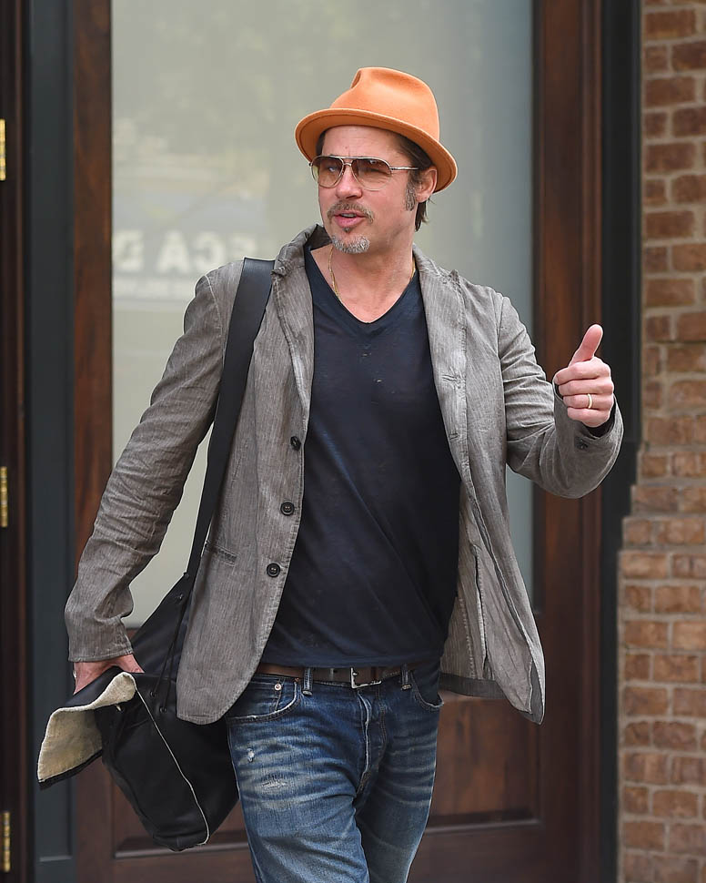 Brad Pitt in New York shooting commercial with Martin Scorsese Robert ...