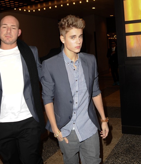 Justin Bieber models himself after Leonardo DiCaprio and goes to the ...