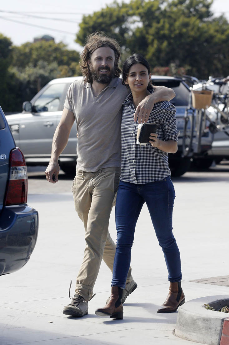 Casey Affleck Ignoring Girlfriend Caylee Cowan! 