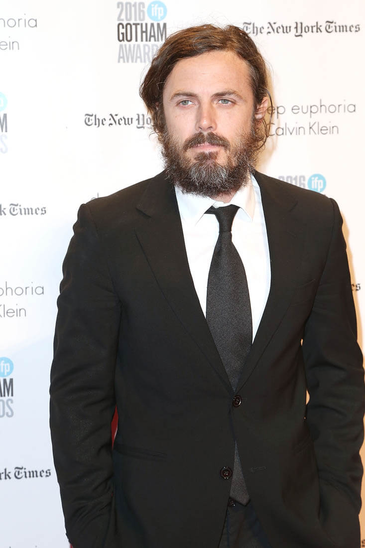 Casey Affleck continues to be fine as he continues to win awards for ...