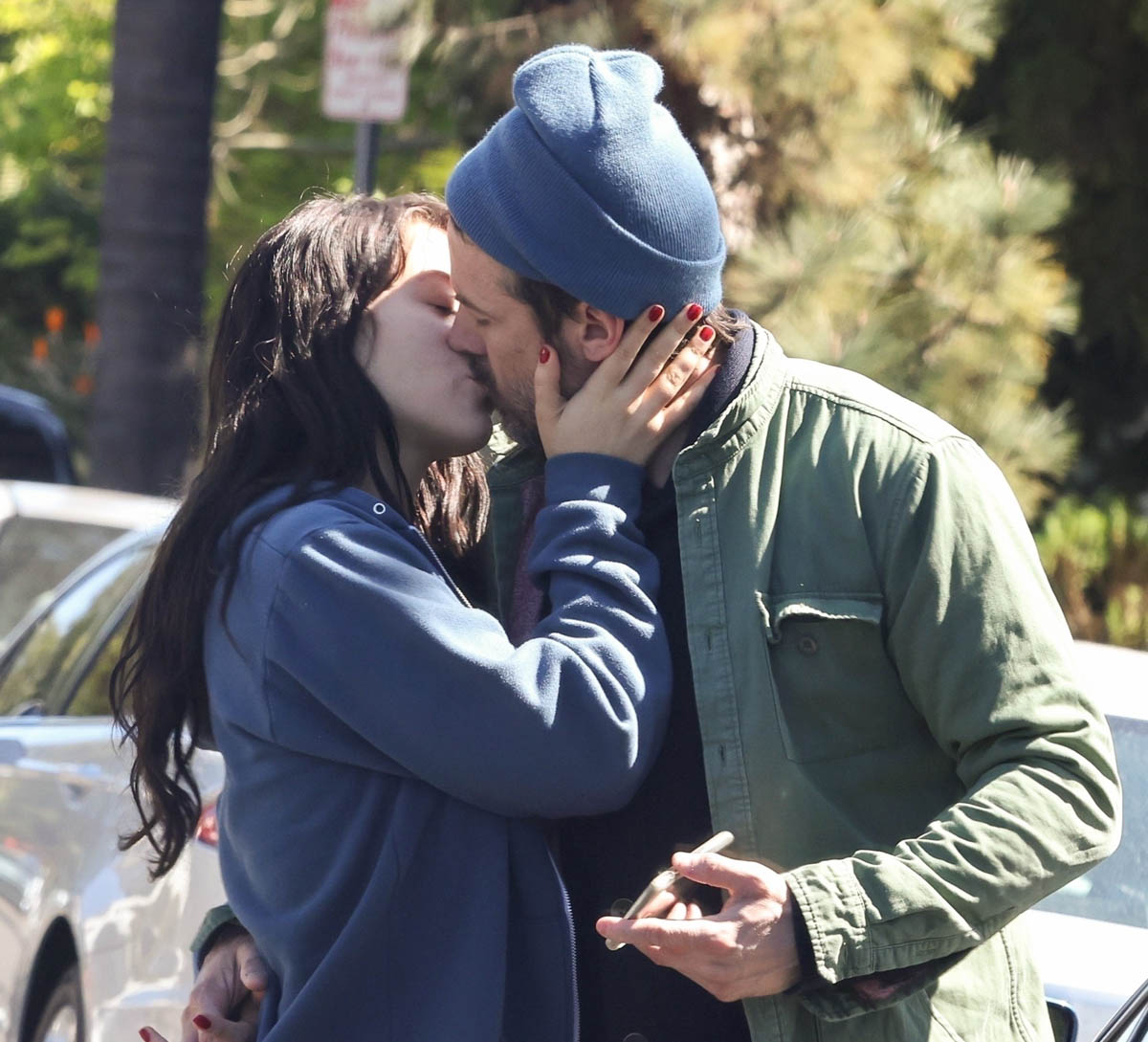 Casey Affleck Kicks Off the Week at Lunch with Girlfriend Caylee