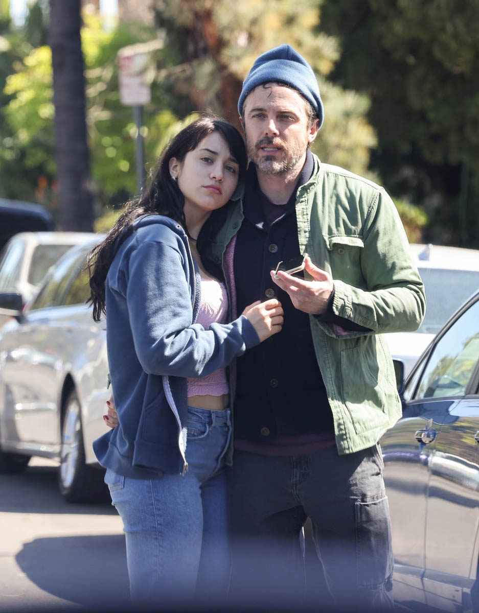 Casey Affleck Goes Instagram Official With New Girlfriend Caylee