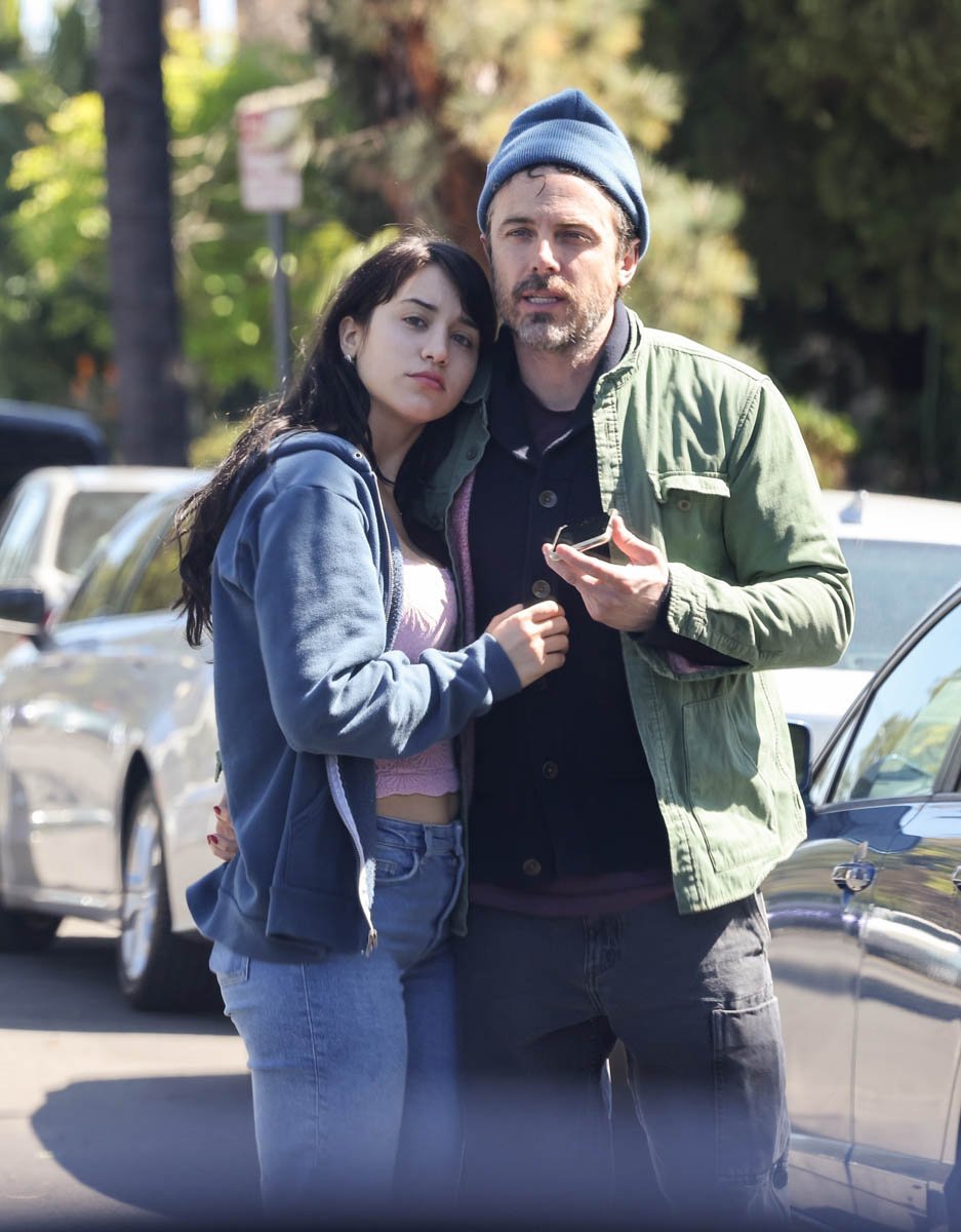 Casey Affleck Kicks Off the Week at Lunch with Girlfriend Caylee