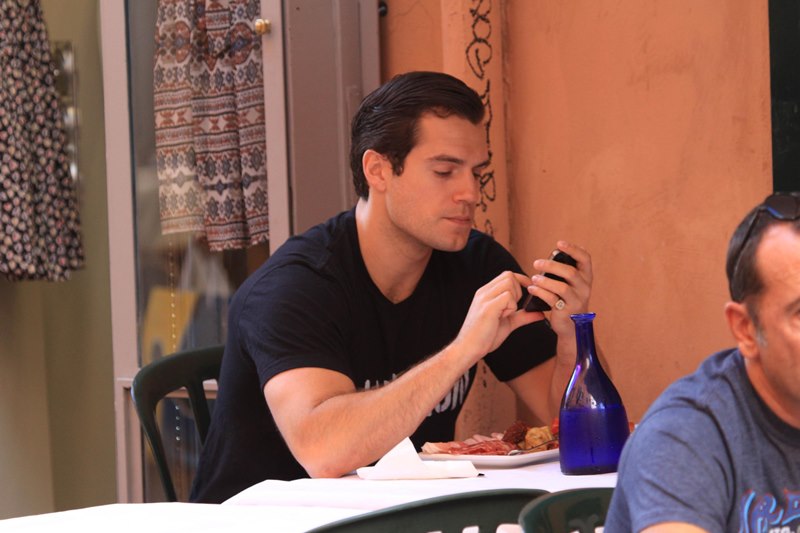 Henry Cavill eats alone in Rome|Lainey Gossip Entertainment Update