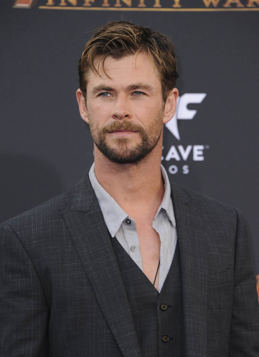 Chris Hemsworth demoted from top of Chris Rankings list in bland suit ...