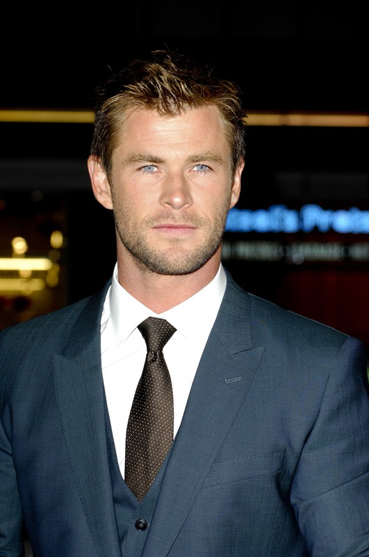 Chris Hemsworth at Blackhat premiere and Huntsman salary equity for ...