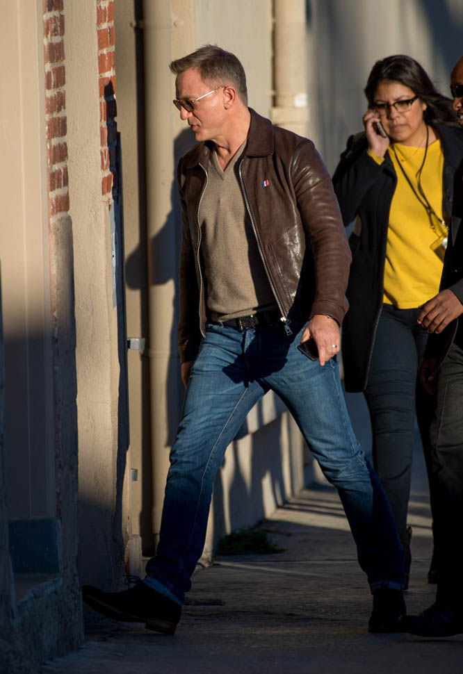 Daniel Craig on Jimmy Kimmel Live and looks good in brown leather ...