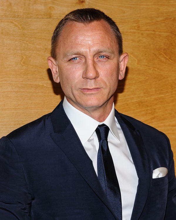 Daniel Craig wears his hair shorter|Lainey Gossip Entertainment Update