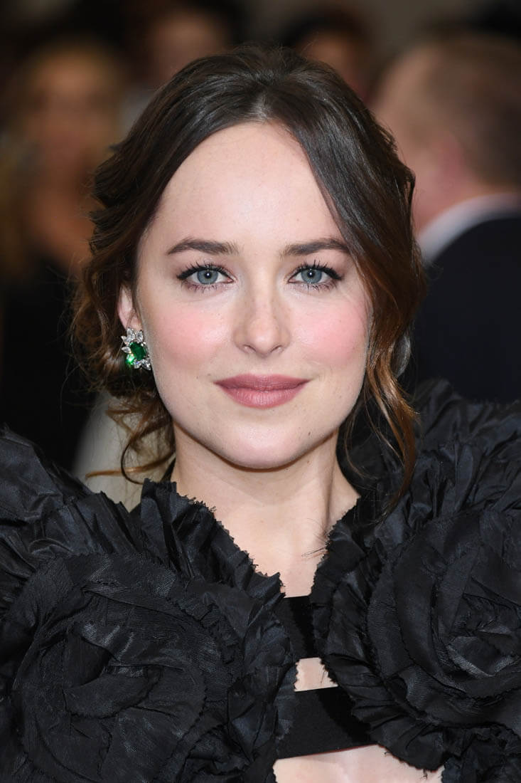 Dakota Johnson / Dakota Johnson & Chris Martin's Engagement Rumors: She ...