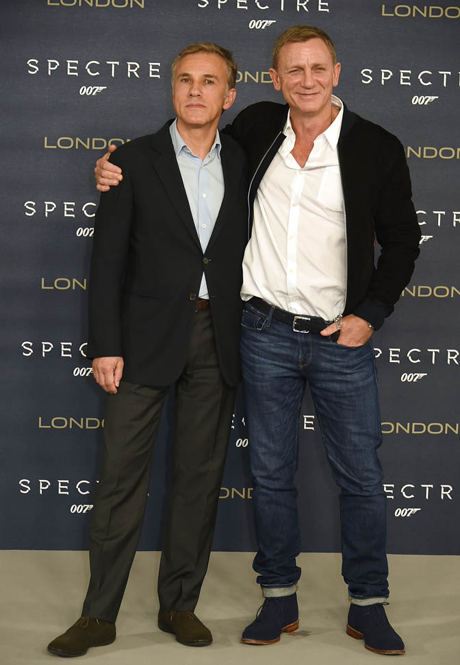 Daniel Craig and the cast of Spectre at photo call in London and people ...