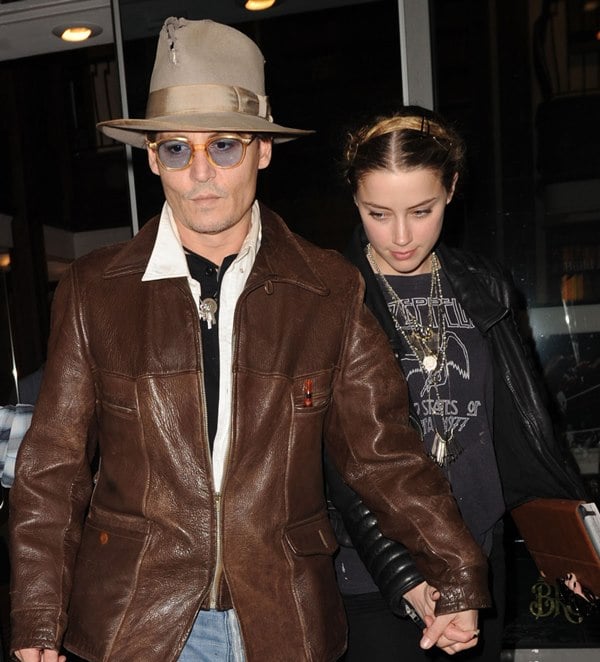 Johnny Depp gives poetry and roses to Amber Heard for her birthday ...