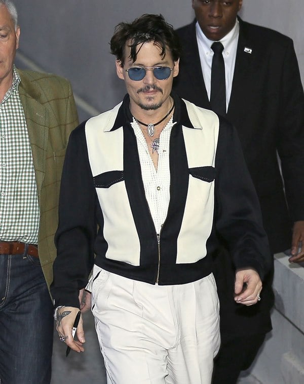 Johnny Depp in a ridiculous outfit at Jimmy Kimmel|Lainey Gossip  Entertainment Update