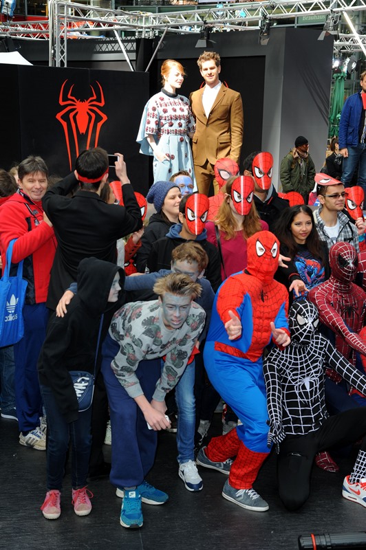 Emma Stone’s awesome European wardrobe for The Amazing Spider-Man 2 ...