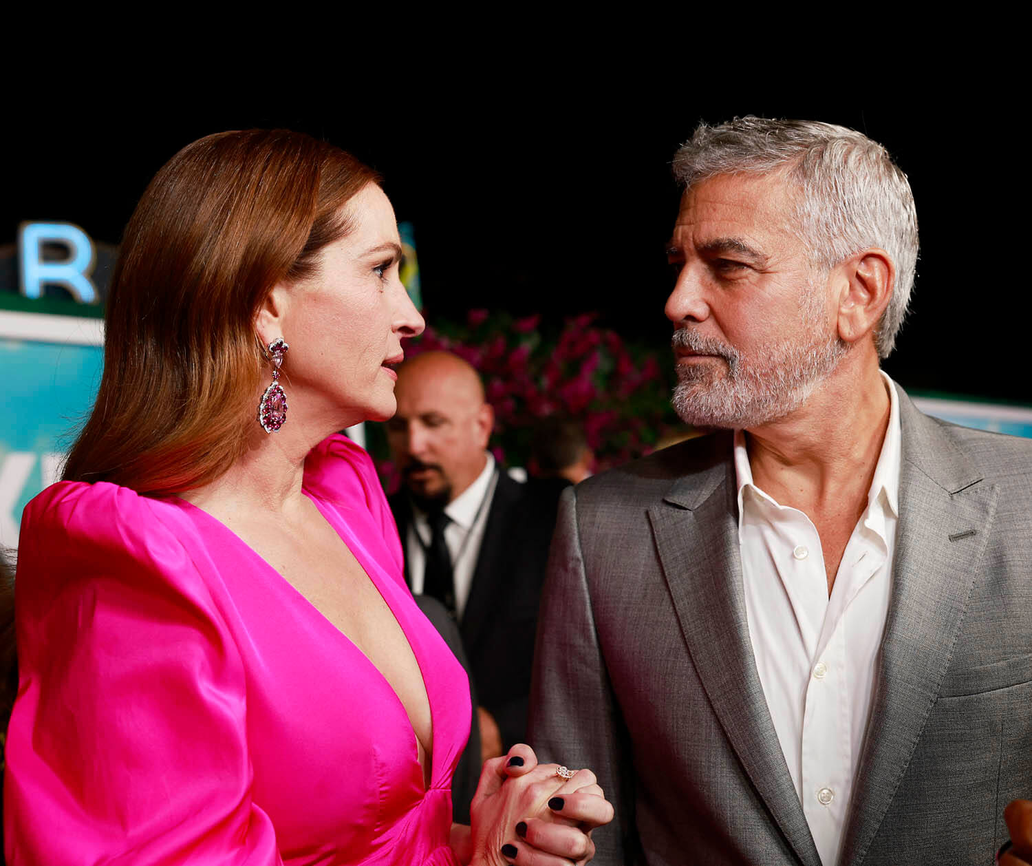 https://photos.laineygossip.com/articles/george-julia-ticket-21oct22-03.jpg