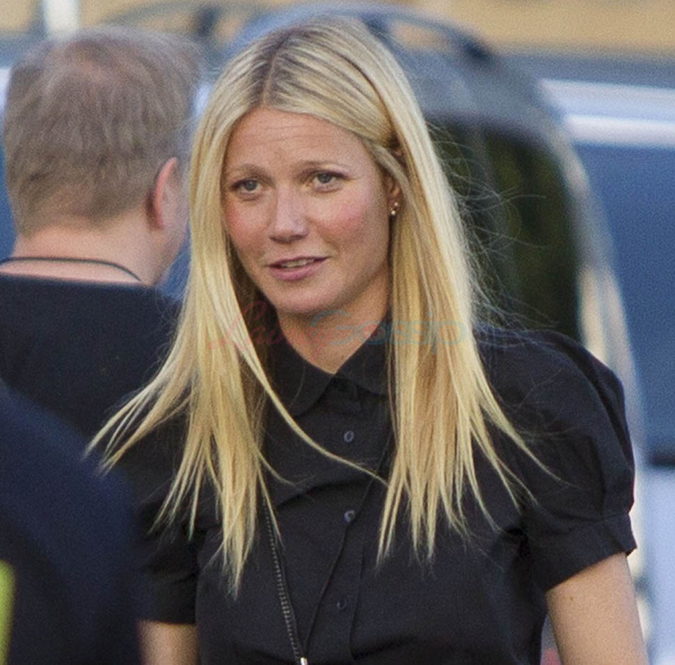 Gwyneth Paltrow arrives in New York with her kids and monogrammed bags ...