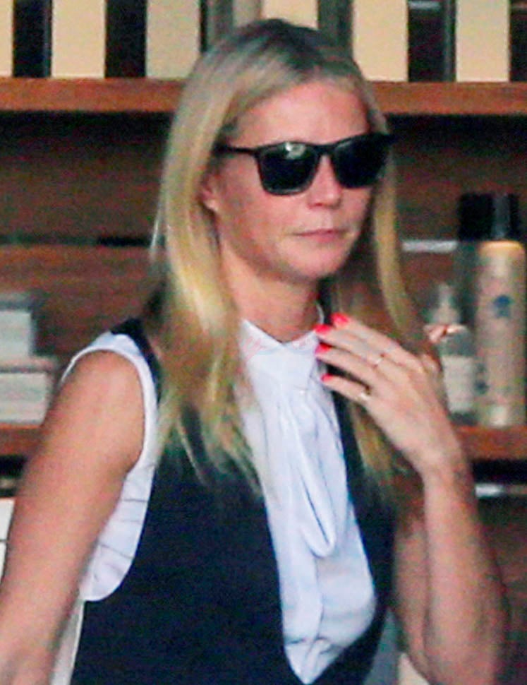 Gwyneth Paltrow out for birthday brunch with Chris Martin, calls him ...