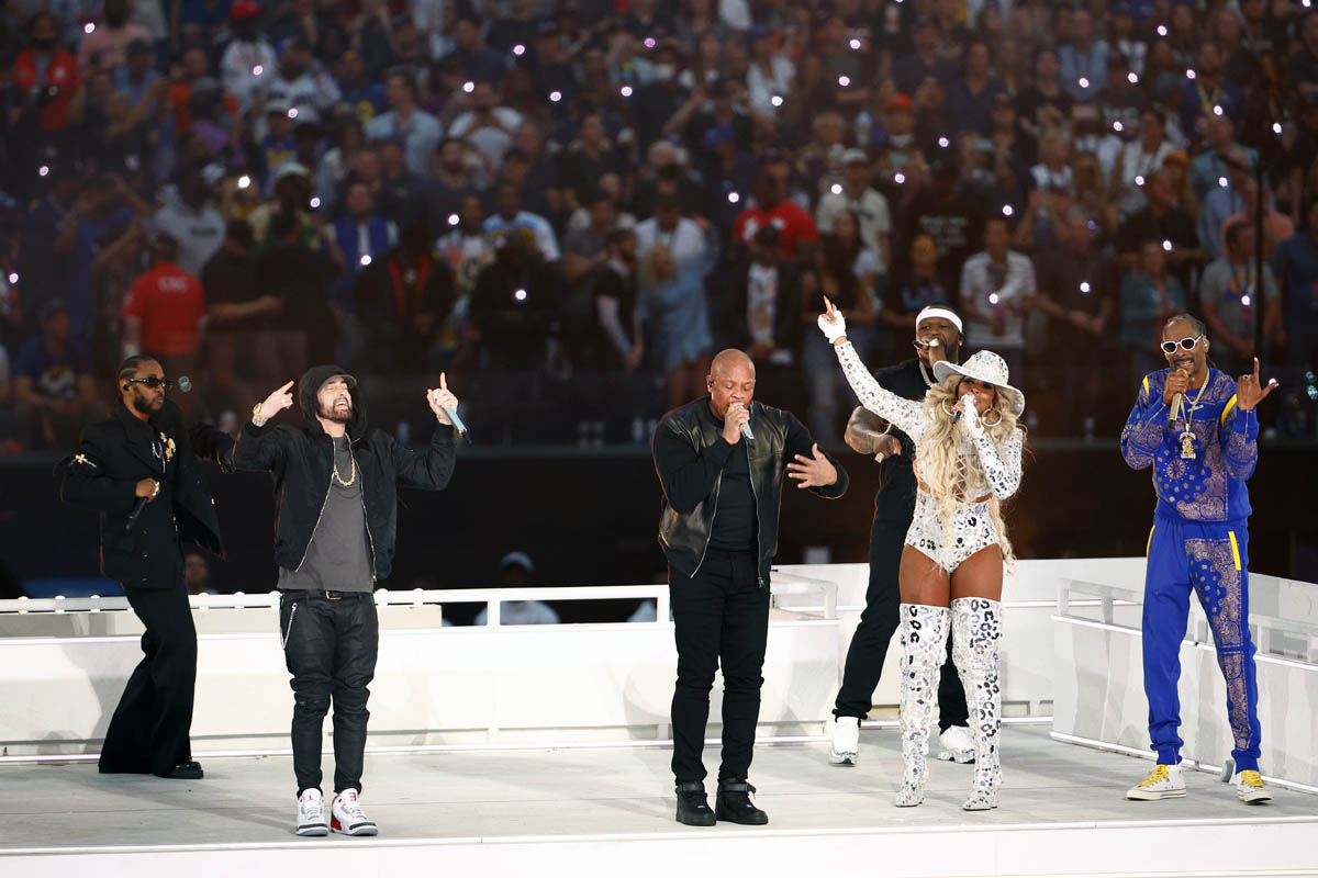 Opinion: Mary J. Blige, Kendrick Lamar Shine in Super Bowl Halftime Show -  Spyglass