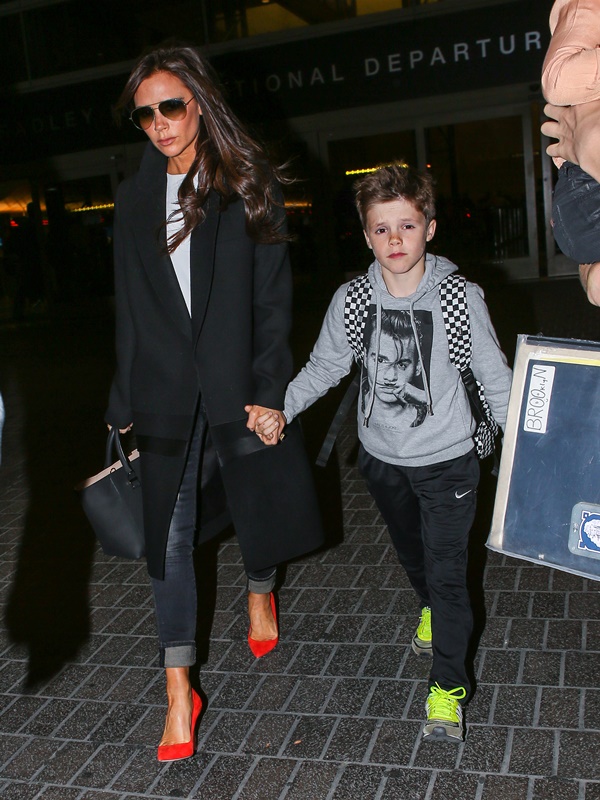 Victoria Beckham and her kids and Harper lets her hair down|Lainey ...