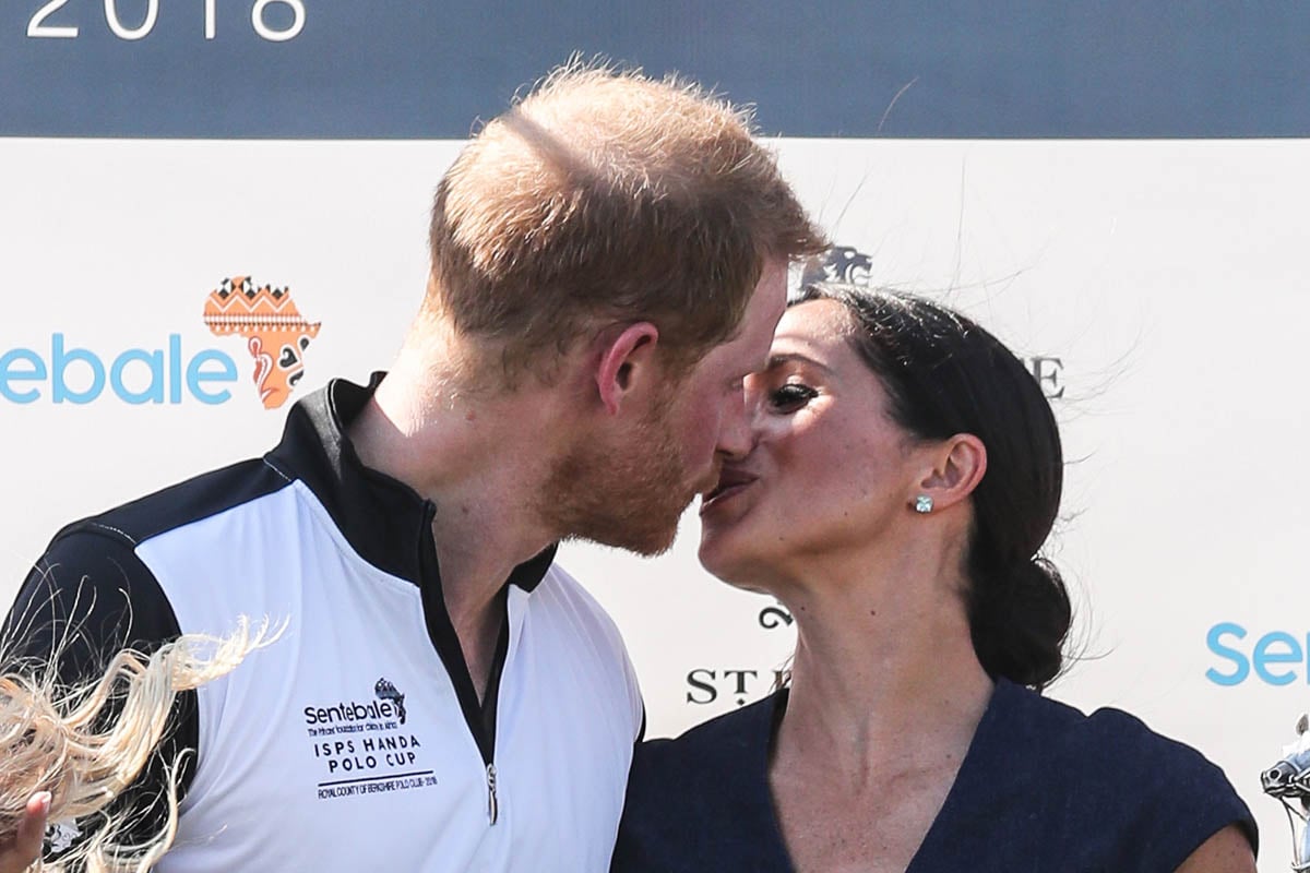 Prince Harry And Meghan Markle Kiss At Prince Harrys Polo Match 7550