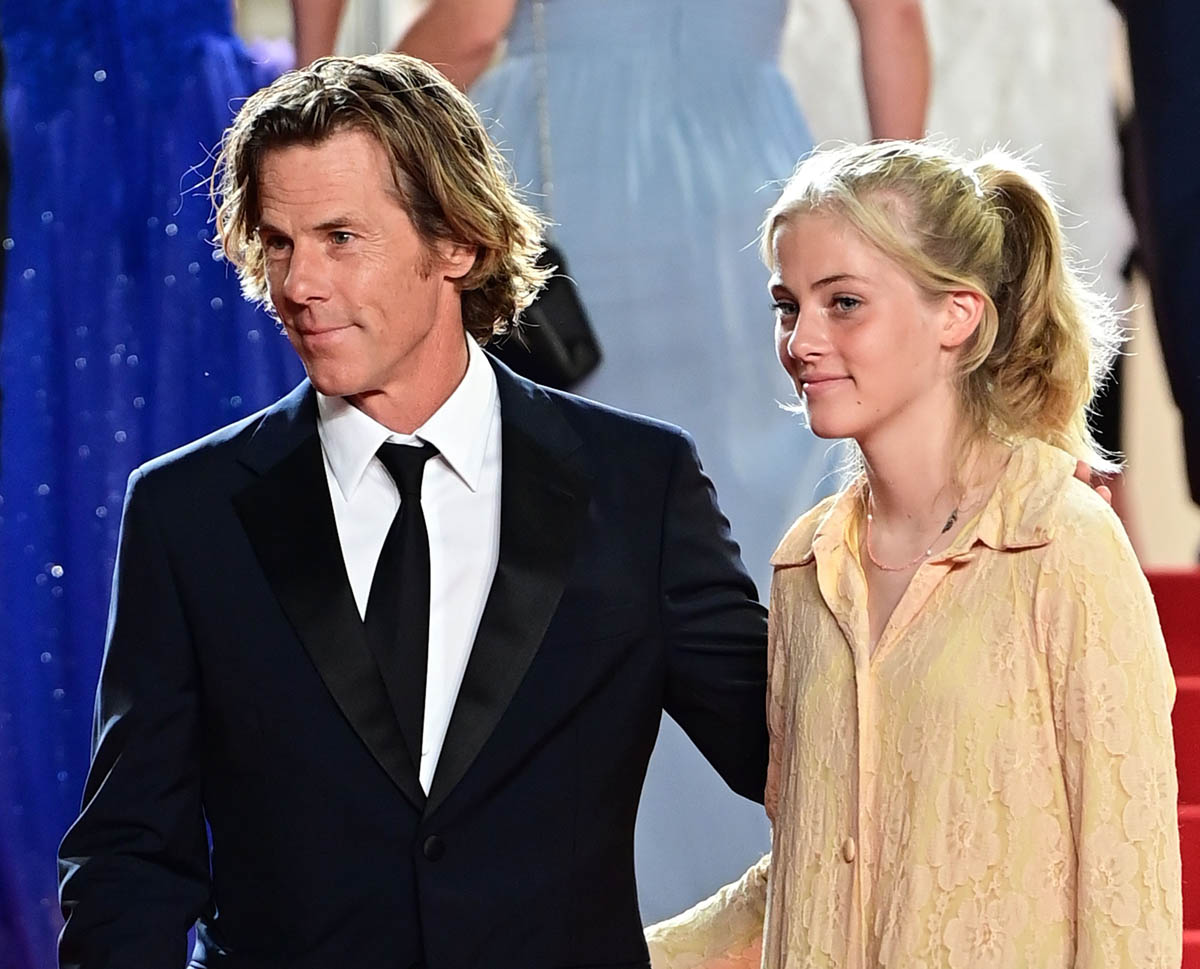 Julia Roberts S Daughter Hazel Is The Essence Of Her Mother At Cannes With Dad Danny Moder