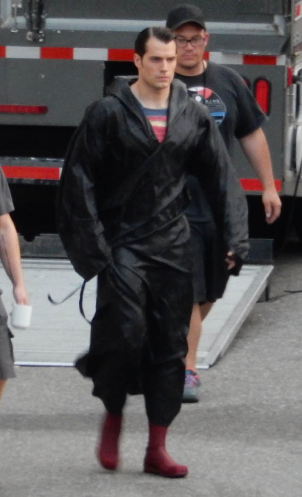 Superman's Back! See Henry Cavill in Full Costume on Set in Detroit