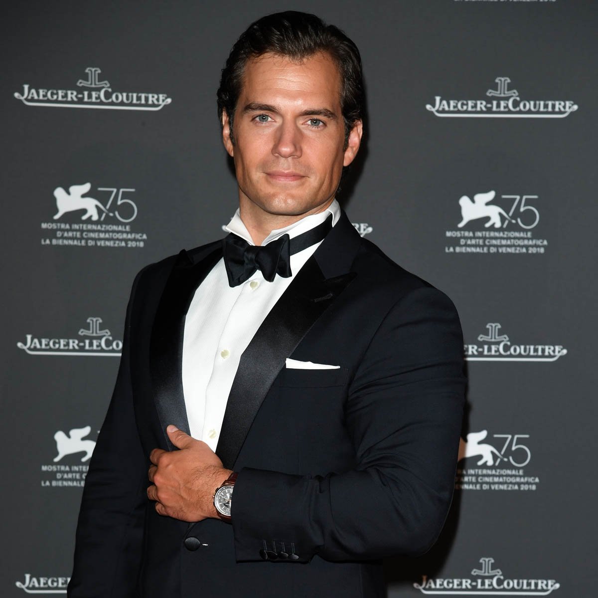 Henry Cavill to star in Witcher series on Netflix