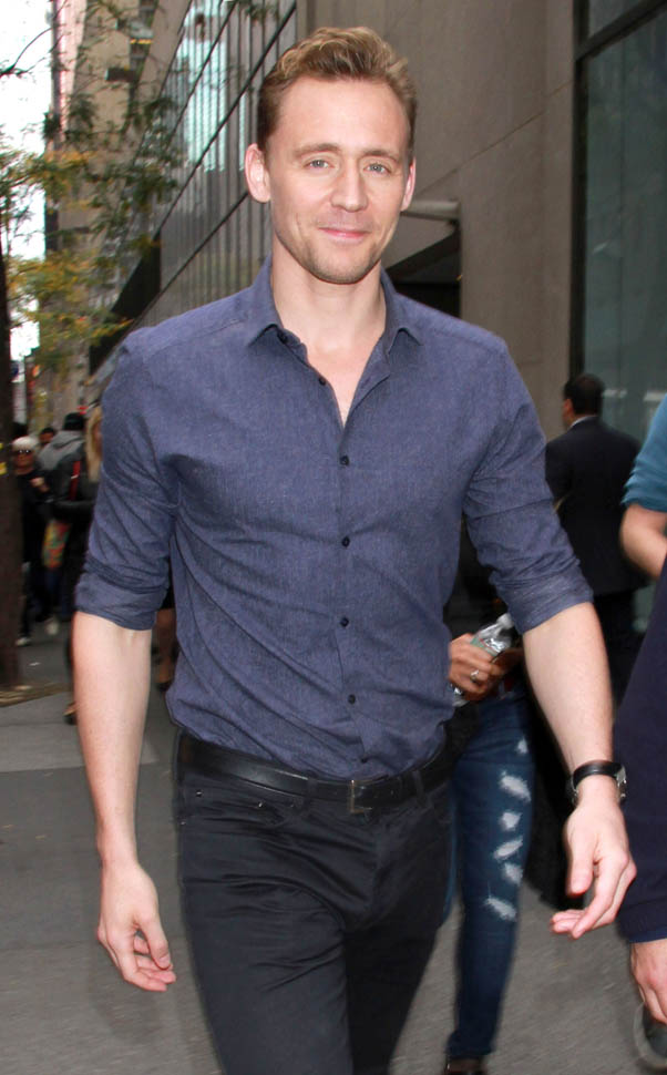 Tom Hiddleston looks great in street clothes as he