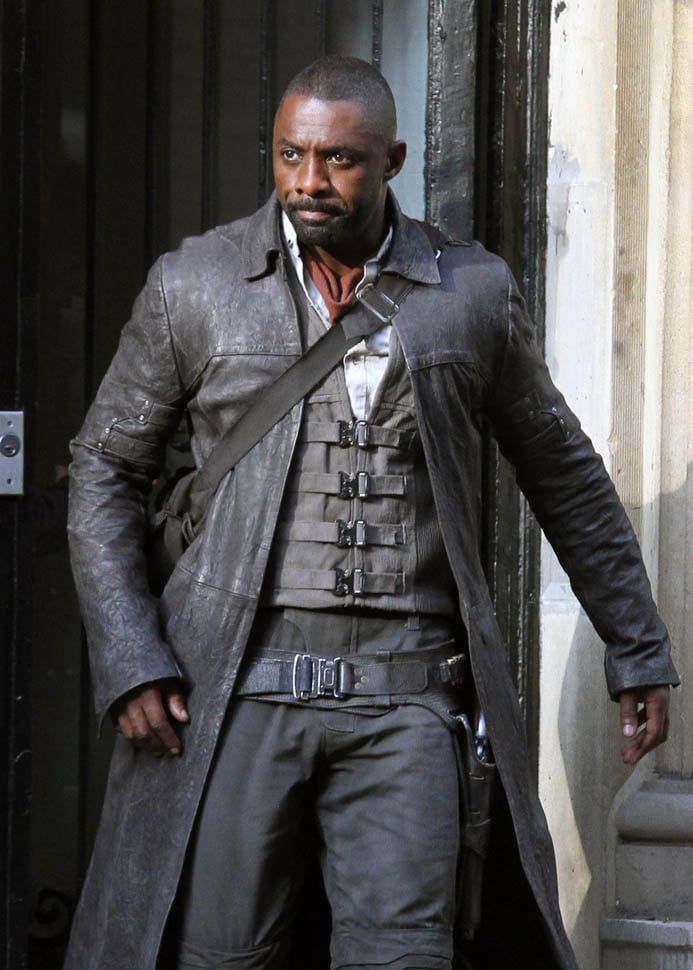 Idris Elba looks badass in costume on the set of The Dark Tower in New ...