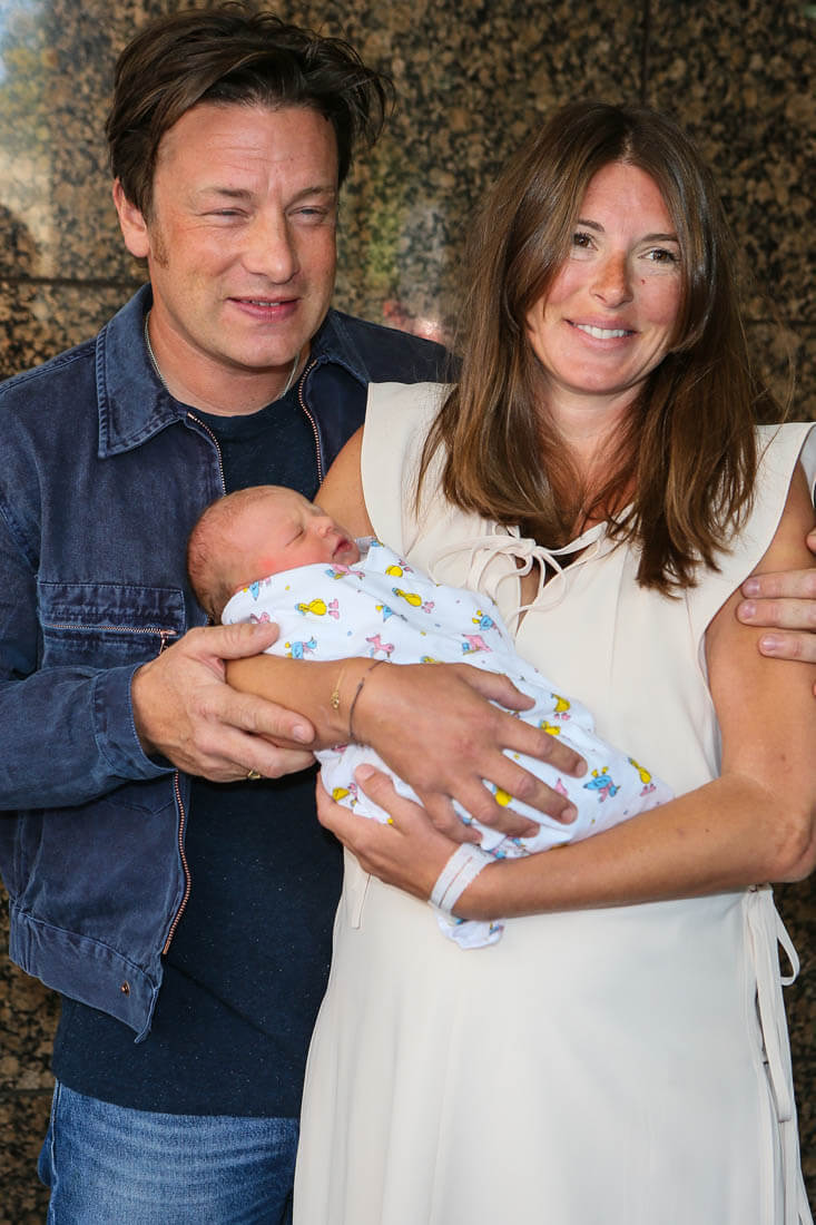Jamie and Jools Oliver name newborn son River Rocket Blue|Lainey Gossip ...