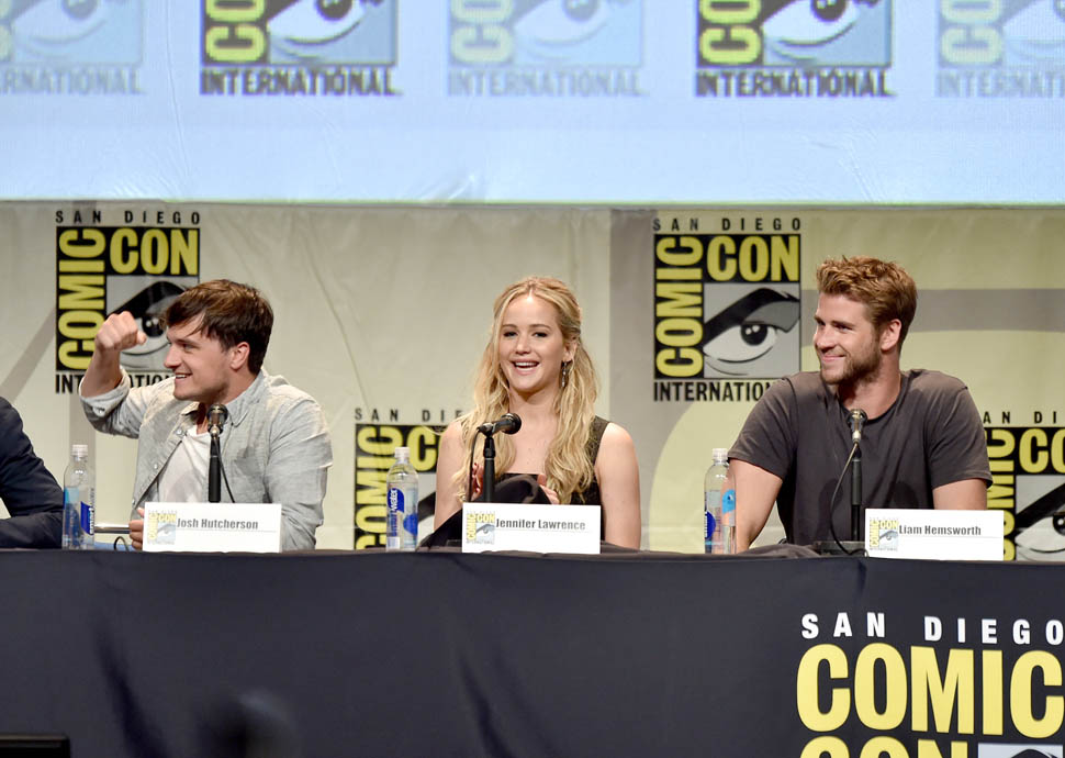 Hunger Games: Mockingjay - Part 2 Comic-Con promo: Unite