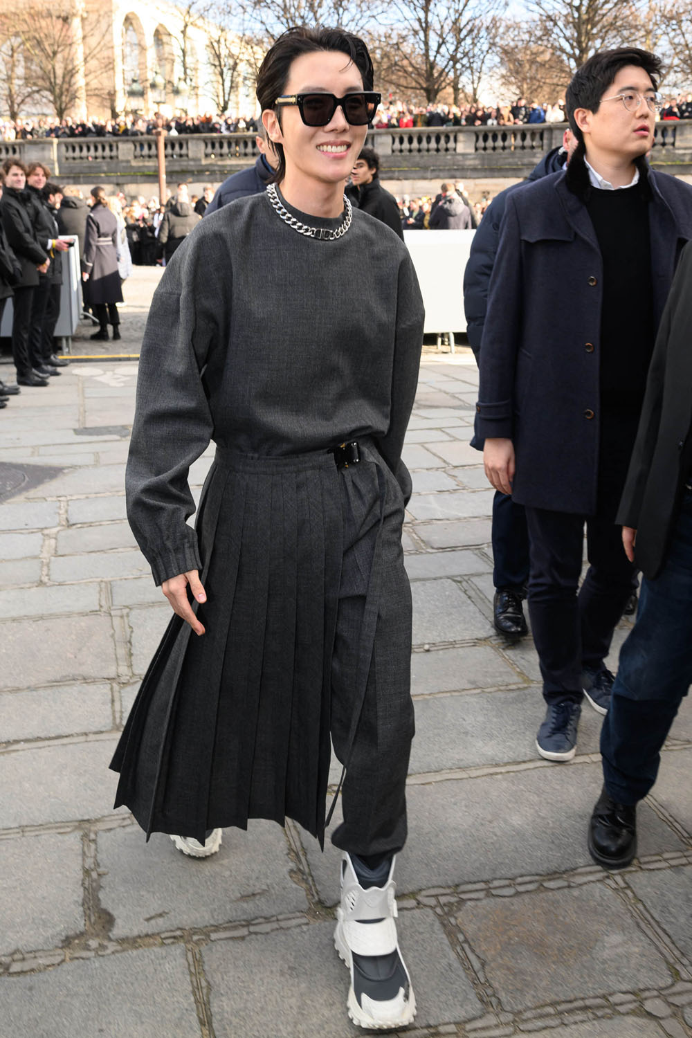 J-Hope Sera L'invité De Louis Vuitton Pour La Fashion Week De Paris